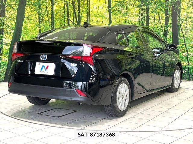 Toyota PRIUS 2019-05 6911254-16