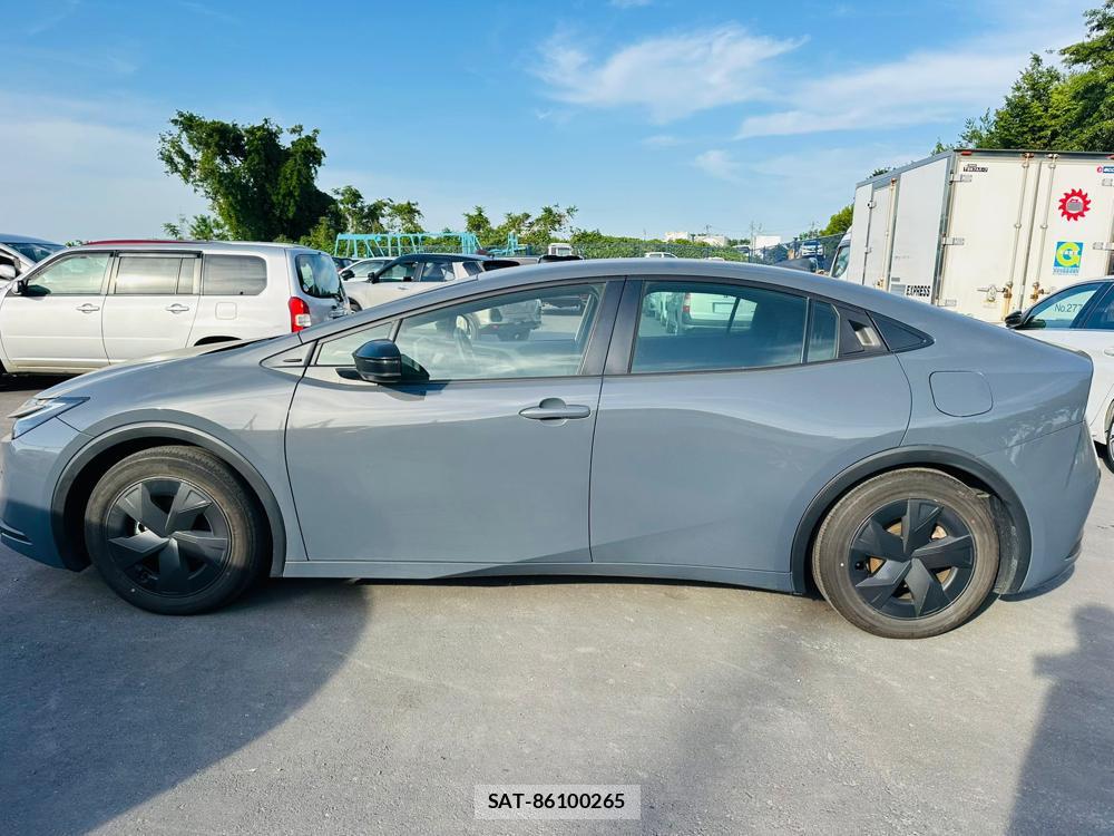 Toyota PRIUS 2023 6804901-1