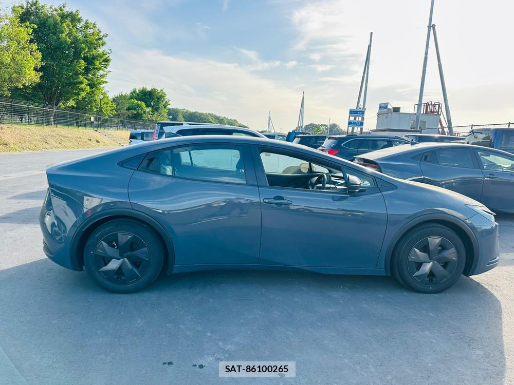 Toyota PRIUS 2023 6804901-5
