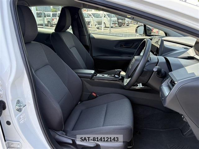 Toyota PRIUS 2023-03 6911224-15