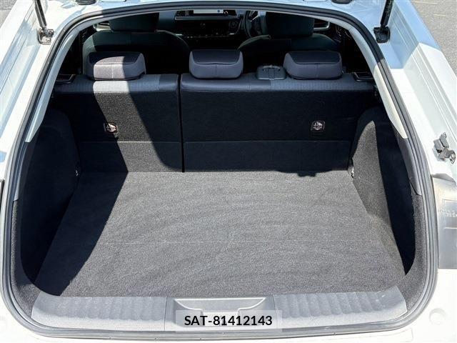 Toyota PRIUS 2023-03 6911224-17