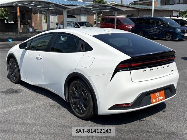 Toyota PRIUS 2023-03 6911224-21