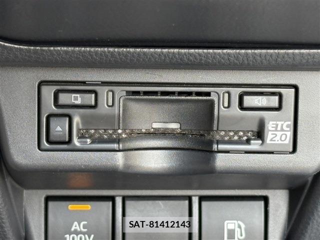 Toyota PRIUS 2023-03 6911224-5