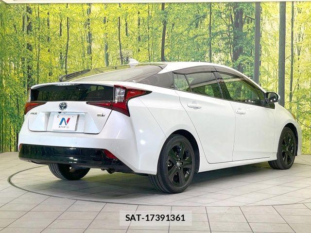 Toyota PRIUS 2022-02 6911232-16