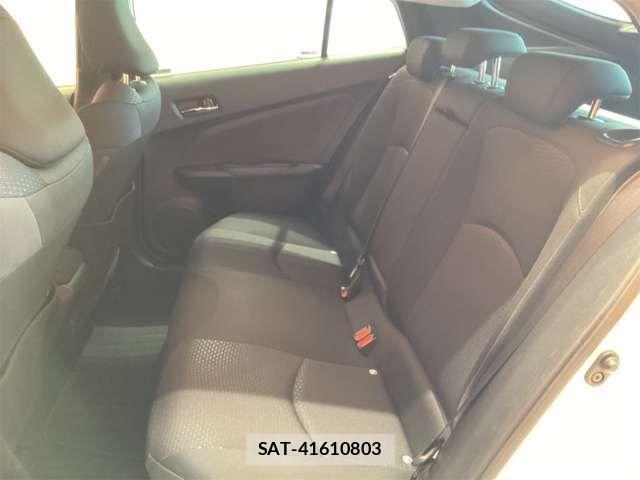 Toyota PRIUS 2019-03 6911240-12