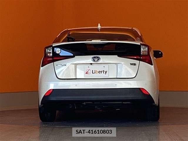 Toyota PRIUS 2019-03 6911240-8