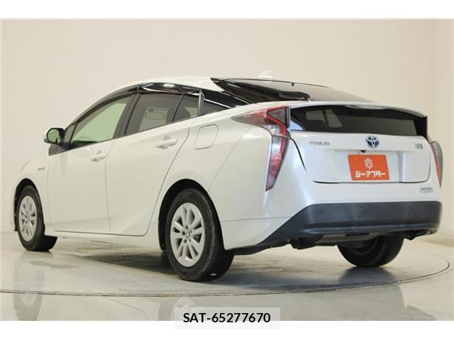 Toyota PRIUS 2017-08 6911294-11