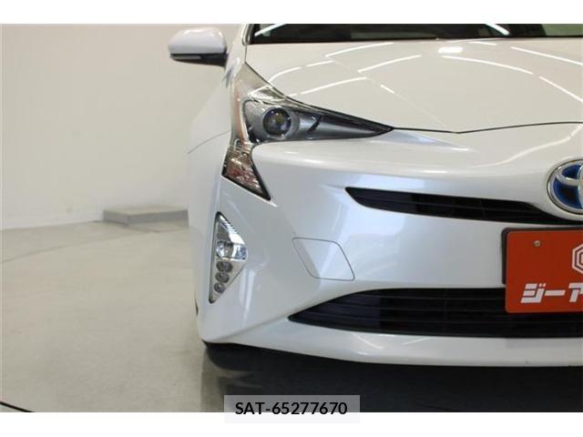 Toyota PRIUS 2017-08 6911294-17