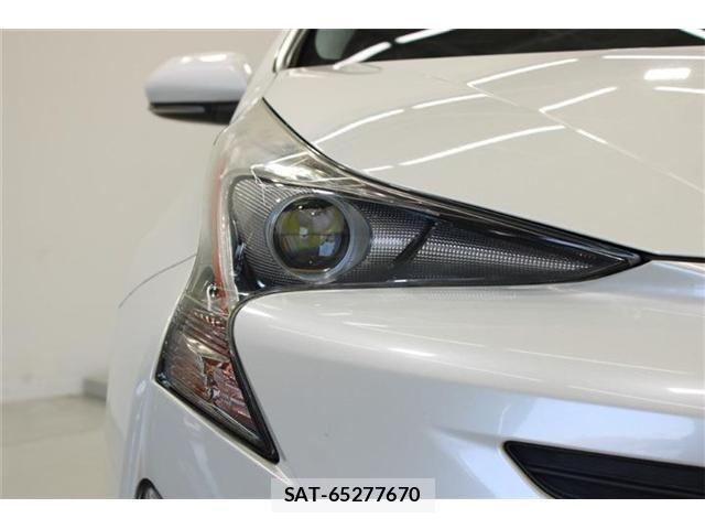 Toyota PRIUS 2017-08 6911294-18