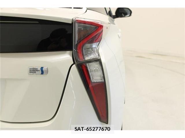 Toyota PRIUS 2017-08 6911294-19