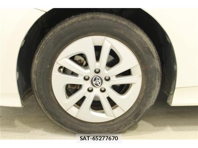 Toyota PRIUS 2017-08 6911294-26