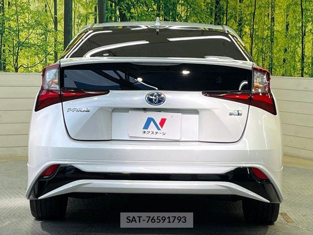 Toyota PRIUS 2021-10 6911229-14