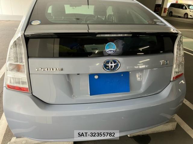 Toyota PRIUS 2010-03 6911354-1