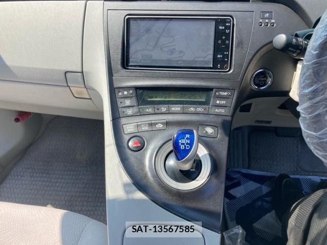 Toyota PRIUS 2009-07 6911396-17