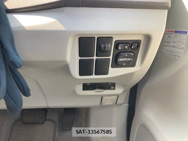 Toyota PRIUS 2009-07 6911396-22