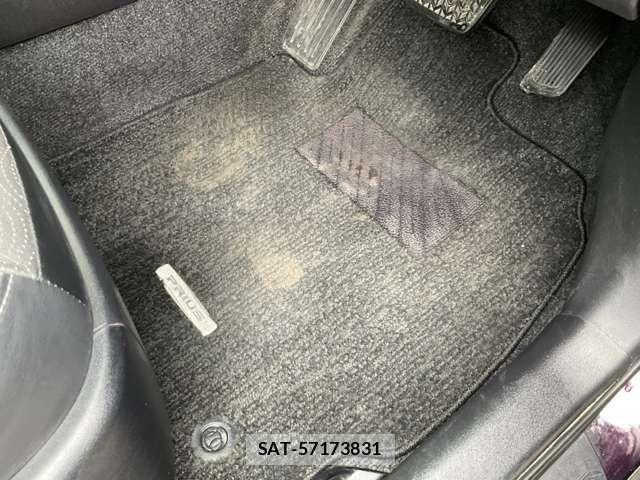 Toyota PRIUS 2013-01 6911323-15