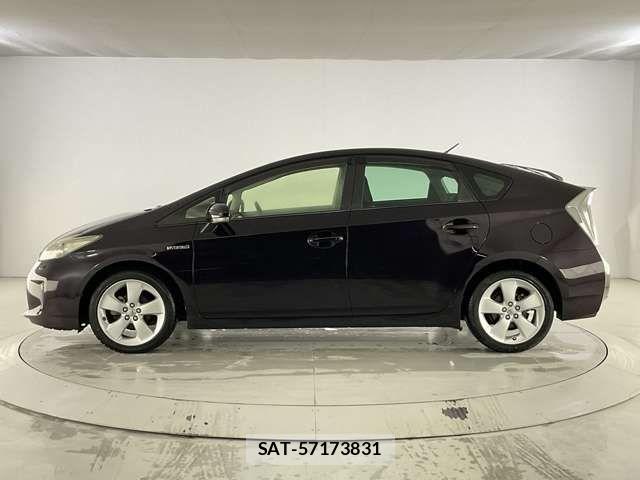 Toyota PRIUS 2013-01 6911323-3