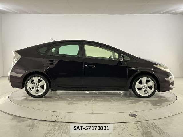 Toyota PRIUS 2013-01 6911323-7