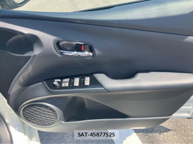 Toyota PRIUS 2019-02 6911235-14