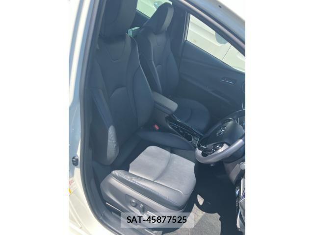 Toyota PRIUS 2019-02 6911235-15