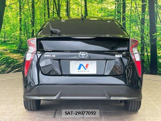 Toyota PRIUS 2018-02 6911237-14
