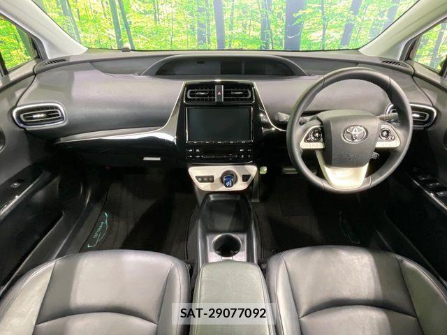 Toyota PRIUS 2018-02 6911237-1