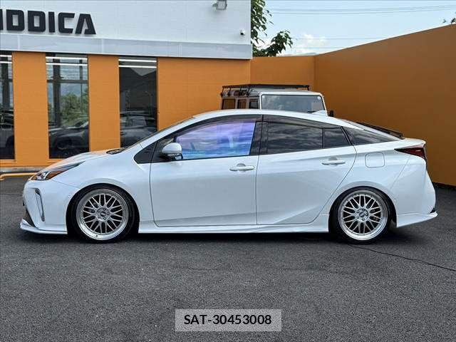 Toyota PRIUS 2020-08 6911242-10