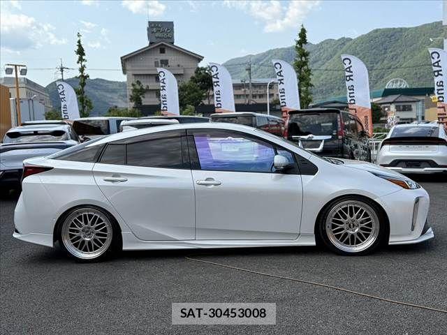 Toyota PRIUS 2020-08 6911242-11
