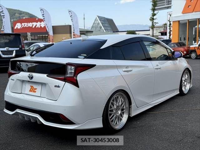 Toyota PRIUS 2020-08 6911242-14