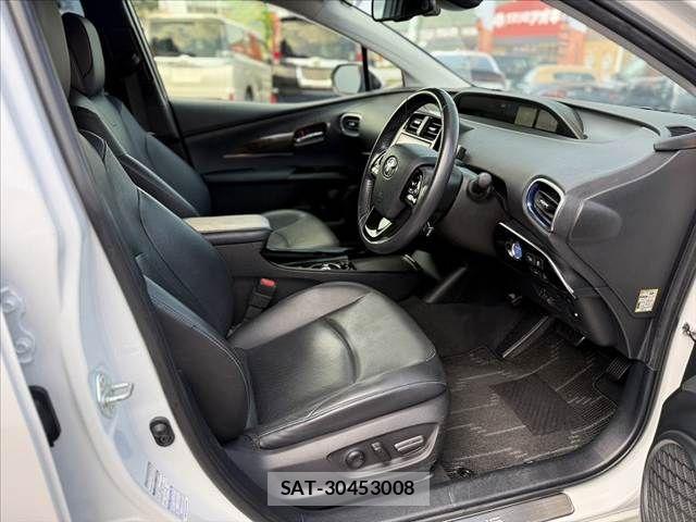Toyota PRIUS 2020-08 6911242-15