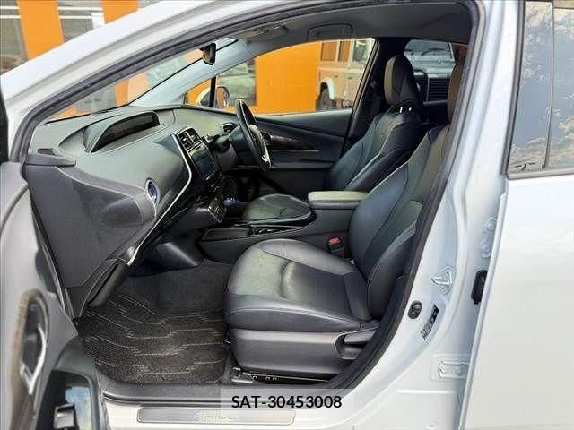 Toyota PRIUS 2020-08 6911242-16
