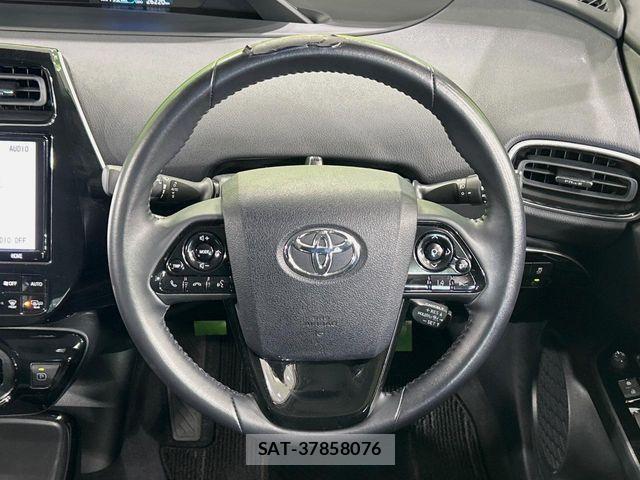 Toyota PRIUS 2020-08 6911233-10