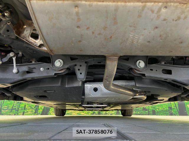 Toyota PRIUS 2020-08 6911233-18