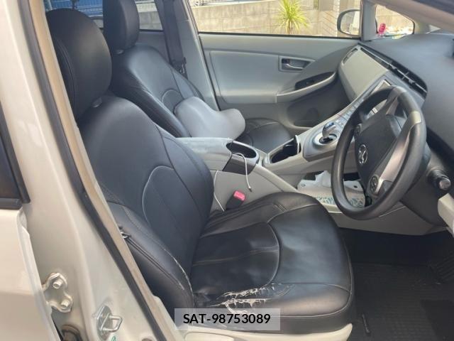 Toyota PRIUS 2012-07 6911442-11