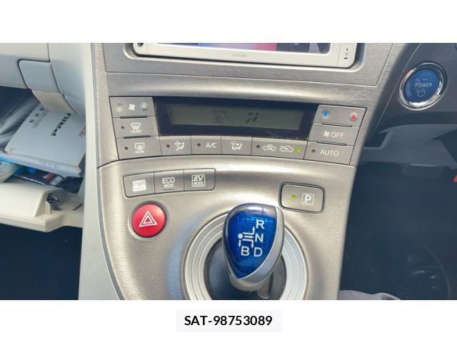 Toyota PRIUS 2012-07 6911442-15