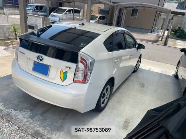 Toyota PRIUS 2012-07 6911442-5