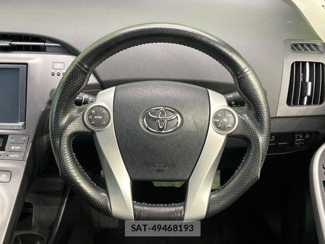 Toyota PRIUS 2013-10 6911333-10
