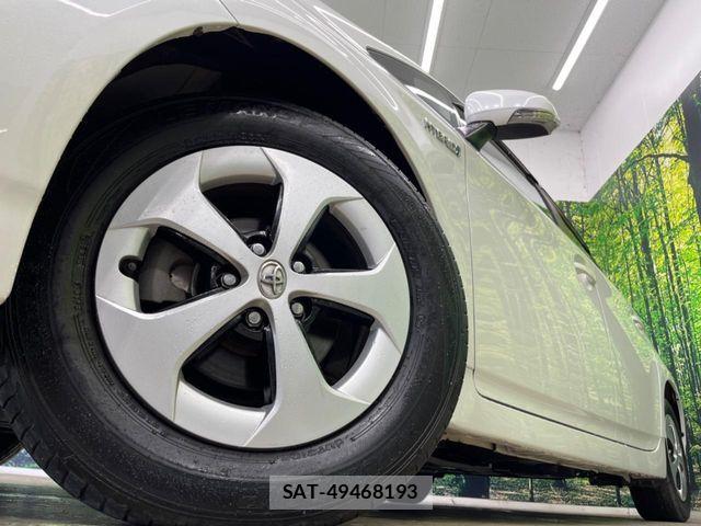 Toyota PRIUS 2013-10 6911333-12