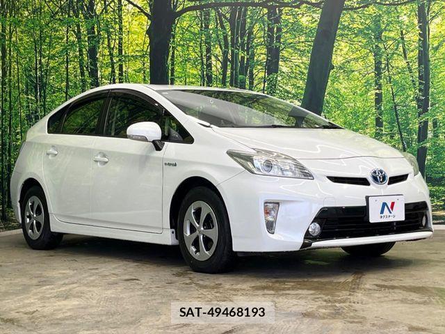 Toyota PRIUS 2013-10 6911333-15