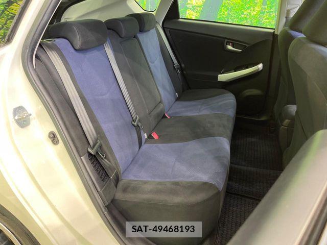 Toyota PRIUS 2013-10 6911333-8