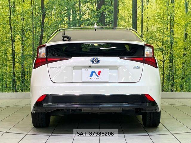 Toyota PRIUS 2021-03 6911268-14