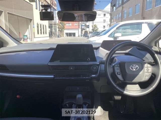 Toyota PRIUS 2023-05 6911231-5