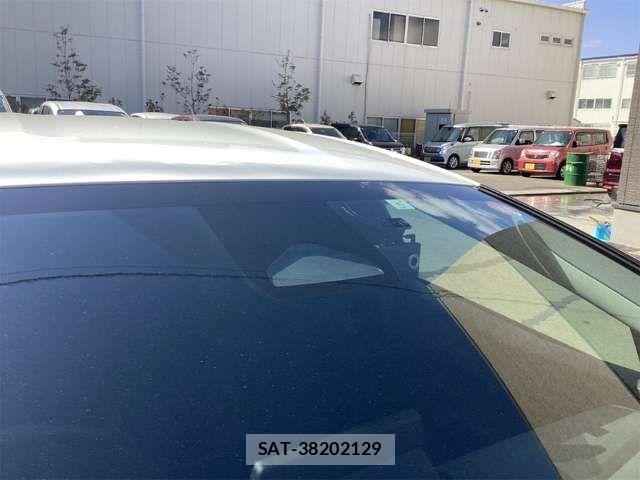 Toyota PRIUS 2023-05 6911231-8