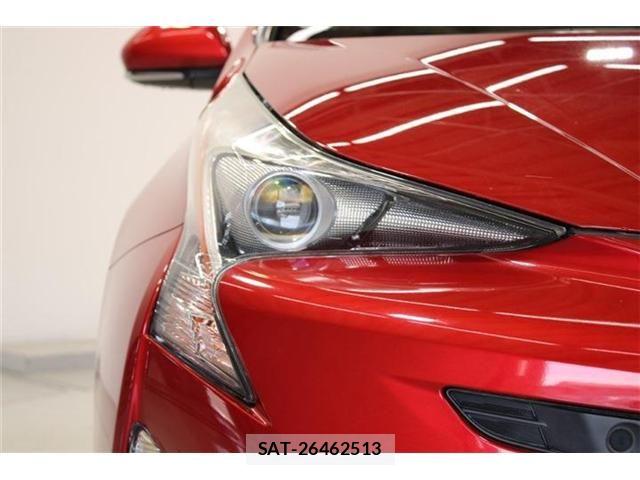 Toyota PRIUS 2018-06 6911279-16