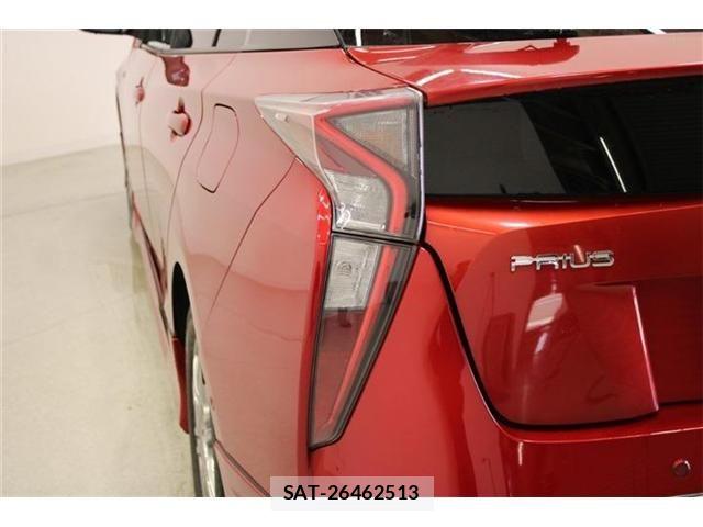 Toyota PRIUS 2018-06 6911279-18