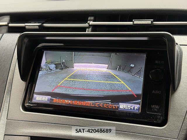 Toyota PRIUS 2015-09 6911310-12