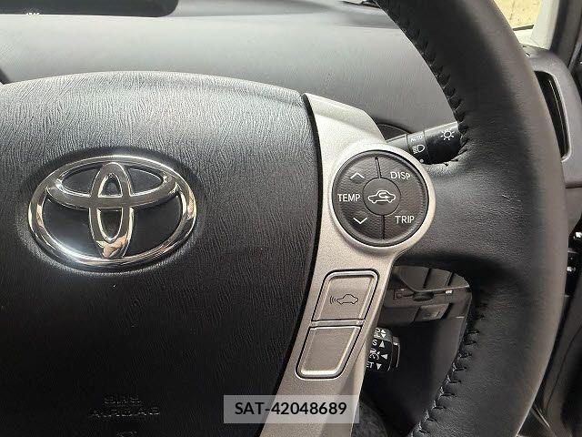 Toyota PRIUS 2015-09 6911310-16