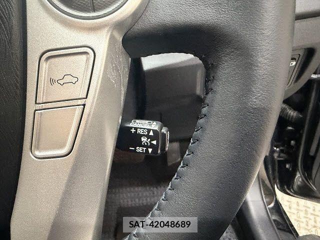 Toyota PRIUS 2015-09 6911310-17