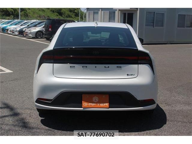 Toyota PRIUS 2023-03 6911226-10