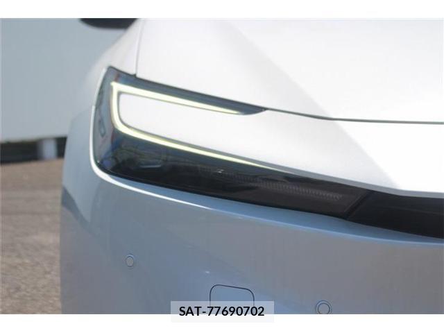 Toyota PRIUS 2023-03 6911226-14